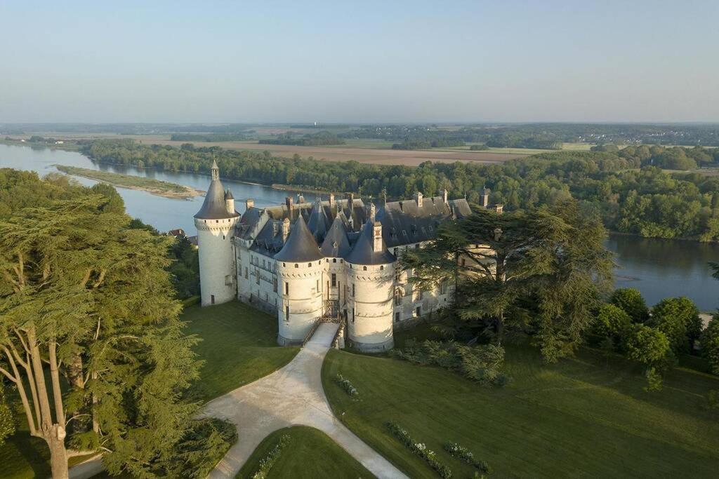 Amalouyse Studio De Charme Au Coeur Des Chateaux De Loire Монлюис-сюр-Лоар Екстериор снимка